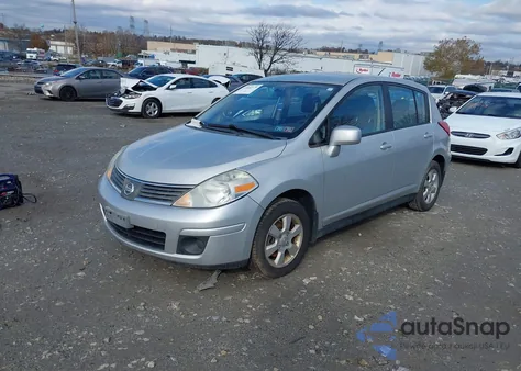 2009 Nissan Versa 1.8Sl z USA, uszkodzony, nr VIN 3N1BC13E69L354878